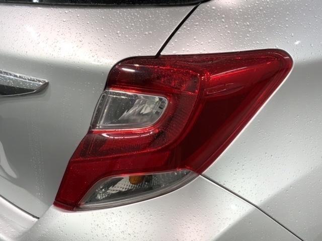 ヴィッツ Ｆ　１年保証　ワンオ－ナ－　純正ナビ　ＴＶ　Ｒカメラ　ＢＴオ－ディオ　ＥＴＣ　横滑り防止　キ－レス　整備記録簿　Ｗエアバッグ　エアコン（42枚目）