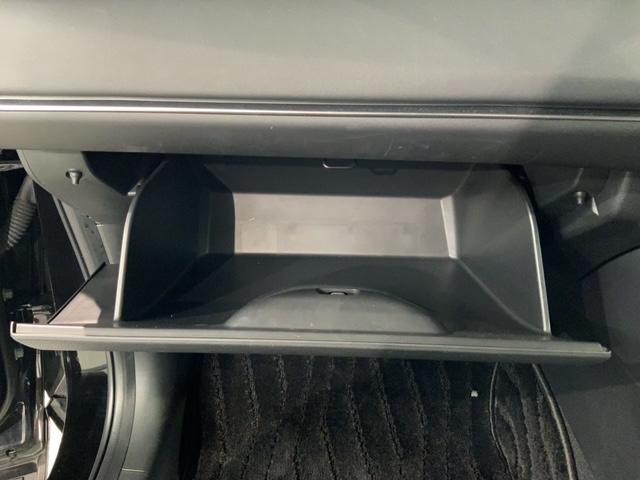 ヴェゼル ｅ：ＨＥＶ　Ｚ　Ｈ　ＳＥＮＳＩＮＧ　最長５年保証　ワンオ－ナ－　純正ナビ　ＴＶ　Ｒカメラ　ＢＴオ－ディオ　ドラレコ　ＥＴＣ　ＬＥＤライト　ＶＳＡシ－トヒ－タ－　クルコン　アルミ　スマ－トキ－　盗難防止装置　整備記録簿（26枚目）