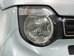 ＬＥＤヘッドライトは、点灯の瞬間から最大光量を発揮し、突然暗くなるトンネルなどでの安定感を高めます。 7