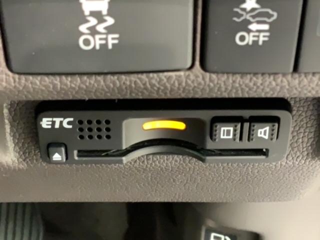 フリード Ｇ・ホンダセンシング　１年保証　ワンオ－ナ－　ナビ　ＴＶ　Ｒカメラ　ＣＤ録音　ＢＴオ－ディオ　ＤＶＤ　ＥＴＣ　両側電動ドア　ＶＳＡ　クルコン　スマ－トキ－　盗難防止装置　整備記録簿　ＡＡＣ　スペアキ－　ドアバイザ－　Ｆセグ（12枚目）