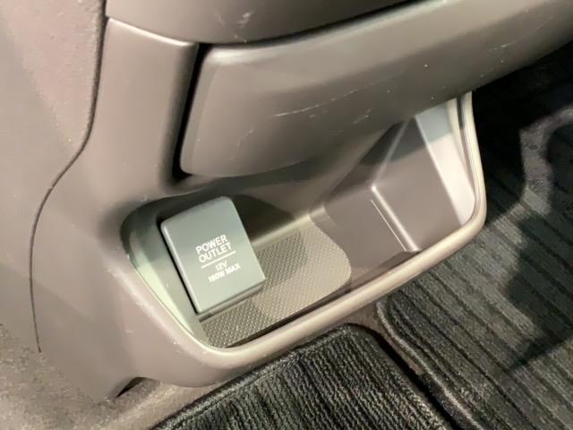 フリード Ｇ・ホンダセンシング　１年保証　ワンオ－ナ－　ナビ　ＴＶ　Ｒカメラ　ＣＤ録音　ＢＴオ－ディオ　ＤＶＤ　ＥＴＣ　両側電動ドア　ＶＳＡ　クルコン　スマ－トキ－　盗難防止装置　整備記録簿　ＡＡＣ　スペアキ－　ドアバイザ－　Ｆセグ（28枚目）