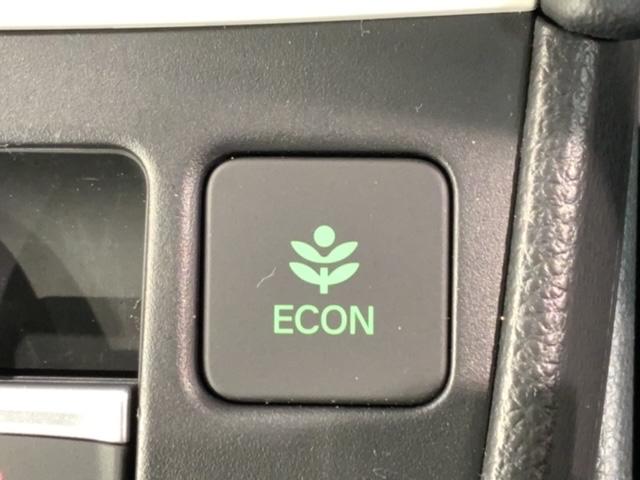 フィット ｅ：ＨＥＶホーム　ＨＳＥＮＳＩＮＧ新車保証試乗車ワンオーナー　前後誤発進抑制機能　助手席エアバッグ　運転席エアバッグ　１オナ　ＬＥＤライト　ＵＳＢ接続　バックカメラ　ＡＢＳ　サイドエアバッグ　オートクルーズコントロール（15枚目）
