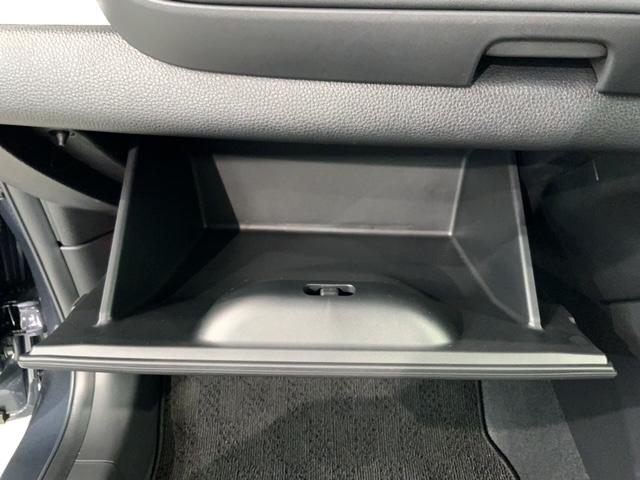フィット ｅ：ＨＥＶホーム　ＨＳＥＮＳＩＮＧ新車保証試乗車ワンオーナー　前後誤発進抑制機能　助手席エアバッグ　運転席エアバッグ　１オナ　ＬＥＤライト　ＵＳＢ接続　バックカメラ　ＡＢＳ　サイドエアバッグ　オートクルーズコントロール（27枚目）