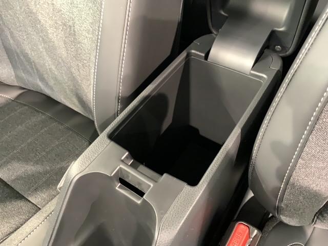 フィット ｅ：ＨＥＶホーム　ＨＳＥＮＳＩＮＧ新車保証試乗車ワンオーナー　前後誤発進抑制機能　助手席エアバッグ　運転席エアバッグ　１オナ　ＬＥＤライト　ＵＳＢ接続　バックカメラ　ＡＢＳ　サイドエアバッグ　オートクルーズコントロール（29枚目）