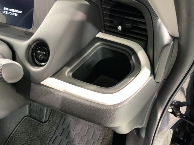 フィット ｅ：ＨＥＶホーム　ＨＳＥＮＳＩＮＧ新車保証試乗車ワンオーナー　前後誤発進抑制機能　助手席エアバッグ　運転席エアバッグ　１オナ　ＬＥＤライト　ＵＳＢ接続　バックカメラ　ＡＢＳ　サイドエアバッグ　オートクルーズコントロール（30枚目）