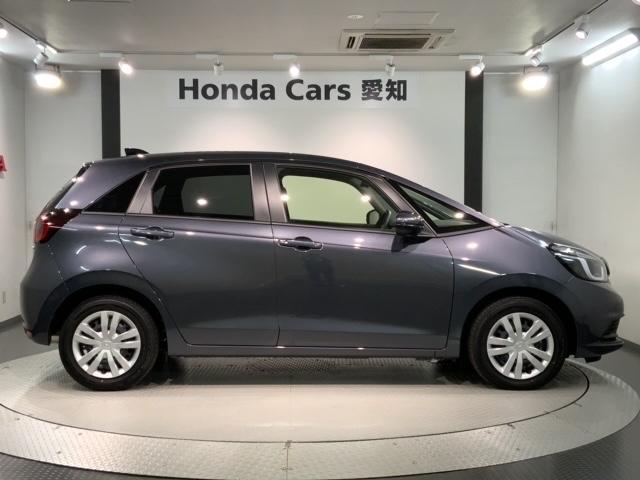 フィット ｅ：ＨＥＶホーム　ＨＳＥＮＳＩＮＧ新車保証試乗車ワンオーナー　前後誤発進抑制機能　助手席エアバッグ　運転席エアバッグ　１オナ　ＬＥＤライト　ＵＳＢ接続　バックカメラ　ＡＢＳ　サイドエアバッグ　オートクルーズコントロール（51枚目）