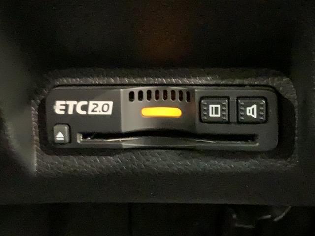 ヴェゼル ｅ：ＨＥＶＺ　ＨＳＥＮＳＩＮＧ最長５年保証ワンオ－ナ－ＴＶ　衝突回避支援ブレーキ機能　１オナ　スマキ　Ｐトランク　フルオートエアコン　エアバッグ　両席エアバック　Ｒカメ　記録簿付　パワーウィンドウ　ＬＥＤランプ（12枚目）