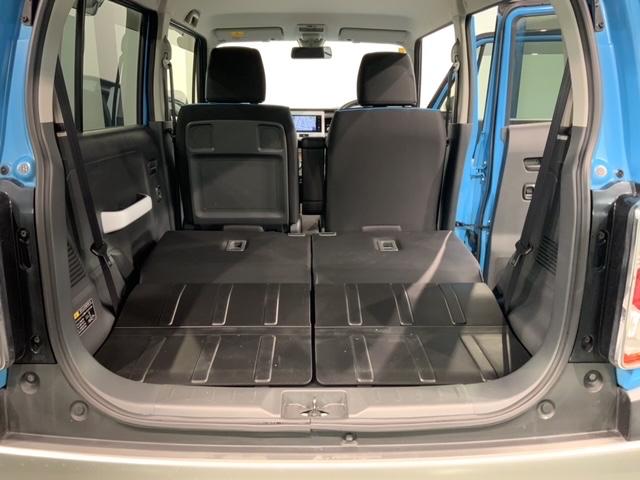 リアシートを倒すと、ラゲッジスペースを広くお使いいただけます！