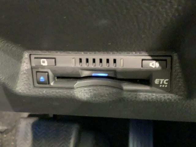 ヤリスクロス ハイブリッドZ 2ト-ン 最長5年保証 ワンオ-ナ- 純正ナビ Rカメラ マルチビュ- BTオ-ディオ ドラレコ 衝突軽減B ETC LEDライト 横滑り防止 シ-トヒ-タ- クルコン アルミ スマ-トキ- AAC(13枚目)