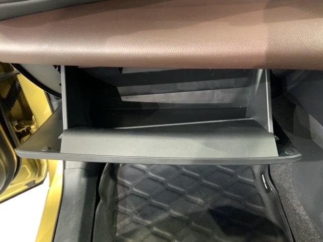 ヤリスクロス ハイブリッドZ 2ト-ン 最長5年保証 ワンオ-ナ- 純正ナビ Rカメラ マルチビュ- BTオ-ディオ ドラレコ 衝突軽減B ETC LEDライト 横滑り防止 シ-トヒ-タ- クルコン アルミ スマ-トキ- AAC(25枚目)