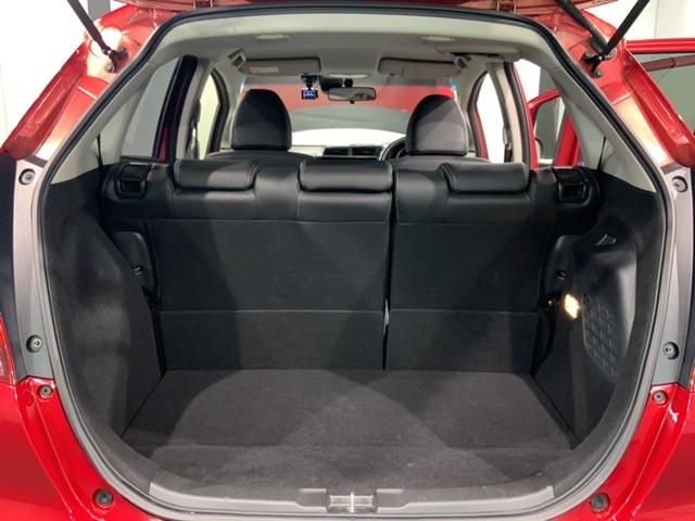 フィットハイブリッド Ｌホンダセンシング　最長５年保証　ナビＶＸＭ－１９５ＶＦｉ　ＴＶ　Ｒカメラ　ＣＤ録音　ＢＴオ－ディオ　ＤＶＤ　ドラレコ　ＥＴＣ　ＬＥＤライト　ＶＳＡ　クルコン　フォグ　スマートキー　盗難防止装置　整備記録簿　ＡＡＣ（37枚目）