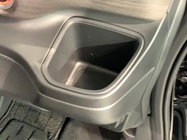 フリード クロスター・ホンダセンシング　Ｈ　ＳＥＮＳＩＮＧ　最長５年保証　ワンオ－ナ－　ナビＶＸＭ－２２４ＶＦｉ　ＴＶ　Ｒカメラ　ＣＤ録音　ＢＴオ－ディオ　ＤＶＤ　ドラレコ　ＥＴＣ　ＬＥＤライト　両側電動ドア　ＶＳＡ　アルミ　スマ－トキ－（28枚目）