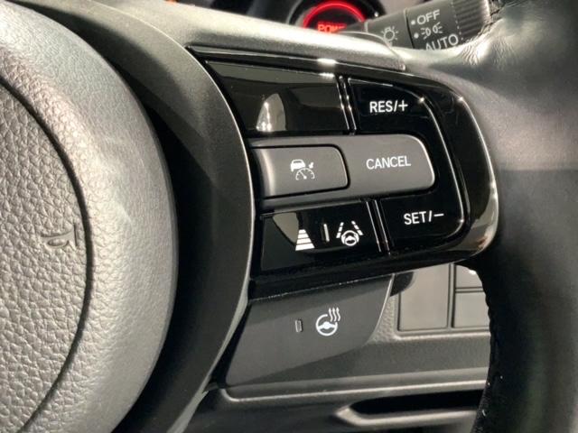 ヴェゼル ｅ：ＨＥＶ　Ｚ　Ｈｏｎｄａ　ＳＥＮＳＩＮＧ　２年保証　純正ナビ　フルセグ　Ｒカメラ　ＥＴＣ　ＬＥＤライト　ＶＳＡ　シ－トヒ－タ－　アルミ　スマ－トキ－　盗難防止装置　整備記録簿　スペアキ－　ドアバイザ－　Ｗエアバッグ（10枚目）