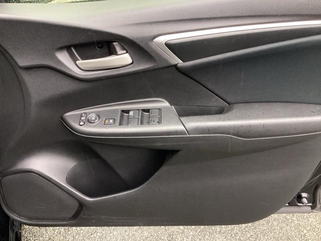 フィット １３Ｇ・Ｌホンダセンシング　１年間　走行距離無制限　保証付　禁煙車　７インチメモリーナビ　ワンセグＴＶ　ＢＴＡ　ＤＶＤ再生　ＣＤ再生　ＥＴＣ　バックカメラ　ＬＥＤライト　クルコン　スマートキー　ホンダセンシング　衝突軽減ブレーキ（24枚目）
