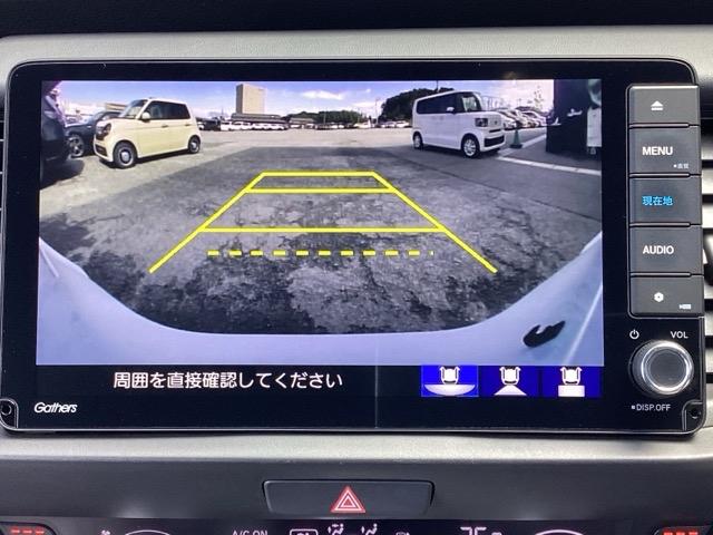 フィット ｅ：ＨＥＶリュクス　１年間　走行距離無制限　保証付　禁煙車　ワンオーナー　９インチインターナビ　フルセグＴＶ　Ｂｌｕｅｔｏｏｔｈ　ＤＶＤ再生　前後ドラレコ　ＥＴＣ　Ｂカメラ　シートヒーター　アルミホイール　スマートキー（11枚目）