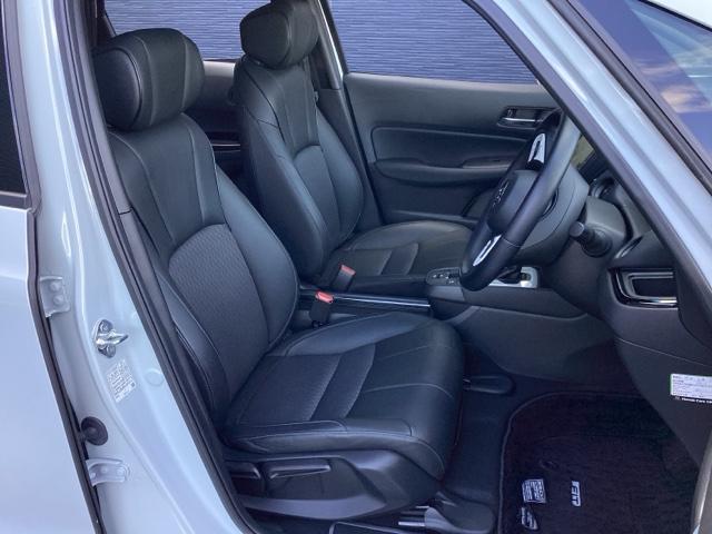 フィット ｅ：ＨＥＶリュクス　１年間　走行距離無制限　保証付　禁煙車　ワンオーナー　９インチインターナビ　フルセグＴＶ　Ｂｌｕｅｔｏｏｔｈ　ＤＶＤ再生　前後ドラレコ　ＥＴＣ　Ｂカメラ　シートヒーター　アルミホイール　スマートキー（12枚目）