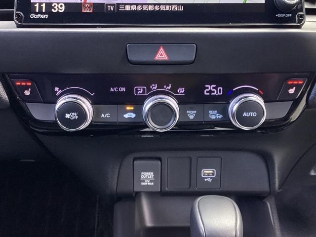 フィット ｅ：ＨＥＶリュクス　１年間　走行距離無制限　保証付　禁煙車　ワンオーナー　９インチインターナビ　フルセグＴＶ　Ｂｌｕｅｔｏｏｔｈ　ＤＶＤ再生　前後ドラレコ　ＥＴＣ　Ｂカメラ　シートヒーター　アルミホイール　スマートキー（18枚目）