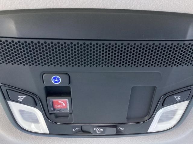 フィット ｅ：ＨＥＶリュクス　１年間　走行距離無制限　保証付　禁煙車　ワンオーナー　９インチインターナビ　フルセグＴＶ　Ｂｌｕｅｔｏｏｔｈ　ＤＶＤ再生　前後ドラレコ　ＥＴＣ　Ｂカメラ　シートヒーター　アルミホイール　スマートキー（26枚目）