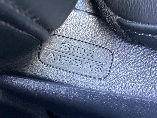 フィット ｅ：ＨＥＶリュクス　１年間　走行距離無制限　保証付　禁煙車　ワンオーナー　９インチインターナビ　フルセグＴＶ　Ｂｌｕｅｔｏｏｔｈ　ＤＶＤ再生　前後ドラレコ　ＥＴＣ　Ｂカメラ　シートヒーター　アルミホイール　スマートキー（29枚目）