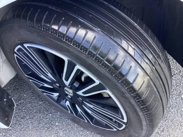 フィット ｅ：ＨＥＶリュクス　１年間　走行距離無制限　保証付　禁煙車　ワンオーナー　９インチインターナビ　フルセグＴＶ　Ｂｌｕｅｔｏｏｔｈ　ＤＶＤ再生　前後ドラレコ　ＥＴＣ　Ｂカメラ　シートヒーター　アルミホイール　スマートキー（31枚目）