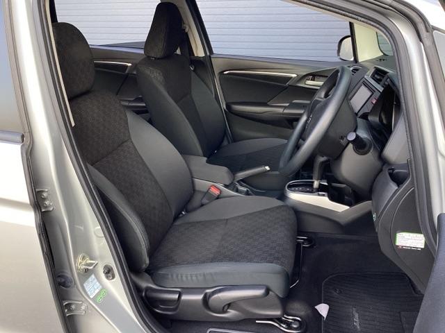 フィット 13G・Lパッケージ 禁煙車 ワンオーナー 7インチメモリーナビ ワンセグTV DVD再生 CD再生 ETC スマートキー スペアキー 衝突軽減ブレーキ 盗難防止装置 横滑り防止装置(11枚目)