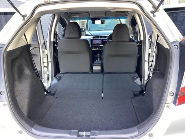 フィット 13G・Lパッケージ 禁煙車 ワンオーナー 7インチメモリーナビ ワンセグTV DVD再生 CD再生 ETC スマートキー スペアキー 衝突軽減ブレーキ 盗難防止装置 横滑り防止装置(14枚目)