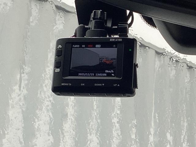 ＺＲ－Ｖ Ｘ　レンタＵＰ　禁煙車　ワンオーナー　１１．４インチインターナビ　フルセグＴＶ　Ｂｌｕｅｔｏｏｔｈ　前後ドラレコ　ＥＴＣ　バックカメラ　前後ドラレコ　アルミホイール　ＬＥＤヘッドライト　電動テールゲート（14枚目）