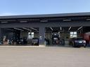 大型工場も完備しておりますので点検、車検等アフターもおまかせください!お車に関する様々なご相談も承ります