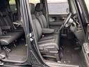 フロントシートです!!ベンチシートなので座席の移動もスムーズに出来ます!!足元も広く運転も楽ですよ!!