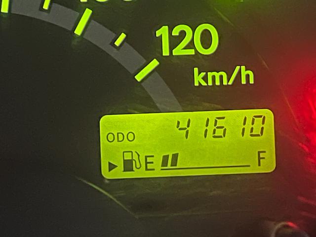 キャリイトラック ＫＣ　５速ミッション　走行４１６１０ｋｍ　切替４ＷＤ　車検２年　新品バッテリー　オイル／オイルエレメント交換　Ｔチェーン　　ラジオ　ＡＣ　ＰＳ（2枚目）