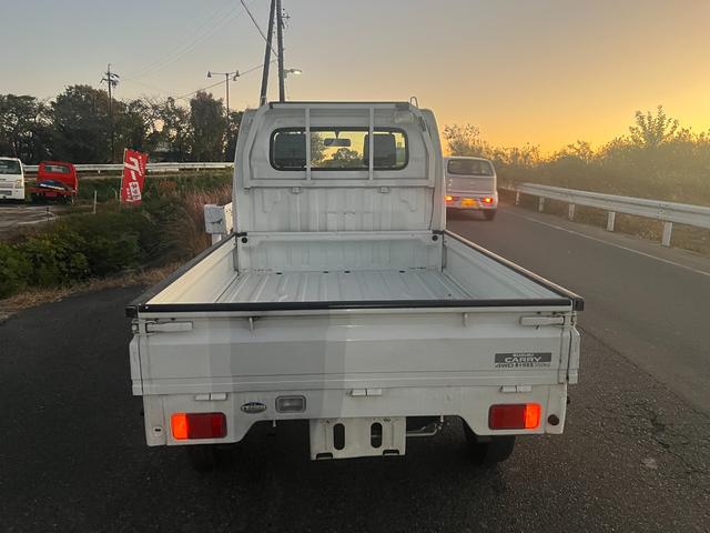 キャリイトラック ＫＣ　５速ミッション　走行４１６１０ｋｍ　切替４ＷＤ　車検２年　新品バッテリー　オイル／オイルエレメント交換　Ｔチェーン　　ラジオ　ＡＣ　ＰＳ（7枚目）