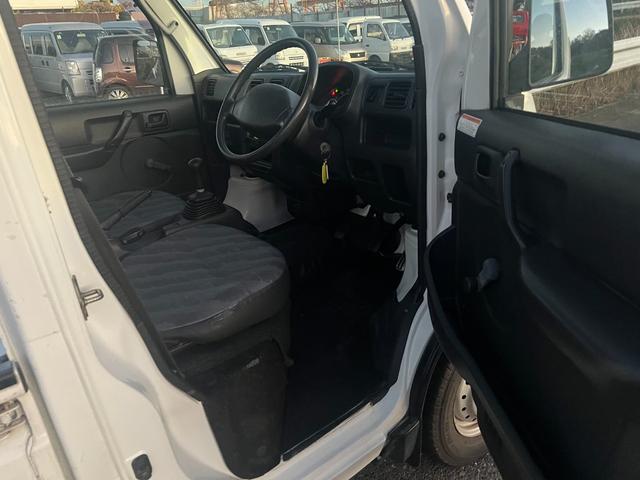 キャリイトラック ＫＣ　５速ミッション　走行４１６１０ｋｍ　切替４ＷＤ　車検２年　新品バッテリー　オイル／オイルエレメント交換　Ｔチェーン　　ラジオ　ＡＣ　ＰＳ（11枚目）