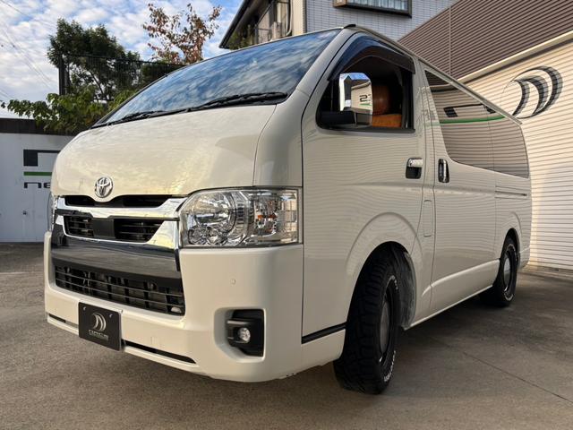 ハイエースバン ロングスーパーＧＬ　ワンオーナー　セーフティセンス　両側パワースライドドア　　　ケンウッド９インチフローディングナビ　パノラミックビュー　ガルシアシスコムーン１６ｉｎＡＷ　オープンカントリー　ベッドキット車中泊仕様（5枚目）