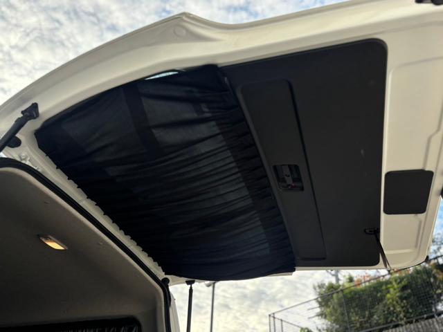 ハイエースバン ロングスーパーＧＬ　ワンオーナー　セーフティセンス　両側パワースライドドア　　　ケンウッド９インチフローディングナビ　パノラミックビュー　ガルシアシスコムーン１６ｉｎＡＷ　オープンカントリー　ベッドキット車中泊仕様（31枚目）