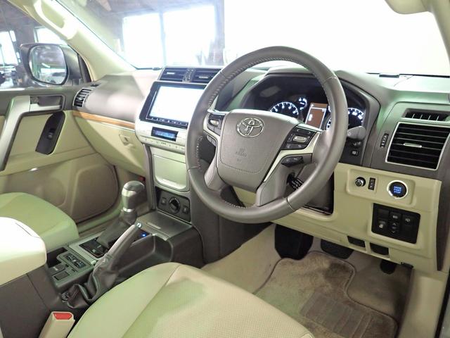 ランドクルーザープラド ＴＸ　Ｌパッケージ　マットブラックエディション　４ＷＤ／禁煙／社外９インチナビ（ＣＤ・ＤＶＤ・ＢＴ接続）／バックカメラ／フルセグ／ＬＥＤヘッドライト／パワーシート＆シートヒーター＆ベンチレーション／サンルーフ／レーダークルーズ／７人乗り／レンタＵＰ（20枚目）