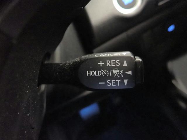 ハリアー プレミアム 禁煙/社外10インチナビ(CD・DVD・BT接続)/バックカメラ/フルセグ/サンルーフ/ETC/ドラレコ/LEDヘッドライト/レーダークルーズコントロール/パワーテールゲート/トヨタセーフティセンス(11枚目)