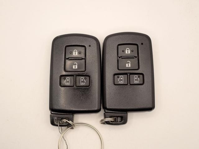 ヴォクシー ＺＳ　ＧＲスポーツ　禁煙／社外１０インチナビ（ＣＤ・ＤＶＤ・ＢＴ接続）フルセグＴＶ／バックカメラ／ミラー型ドラレコ／ＬＥＤヘッドライト／両側パワースライド／フリップダウンモニター／社外クルーズコントロール／純正１８ＡＷ（9枚目）