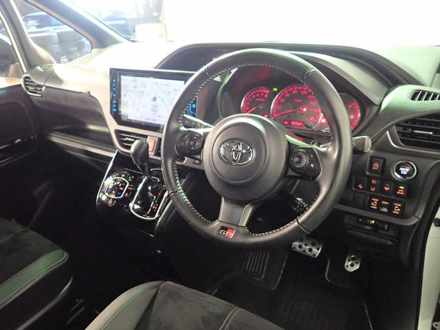 ヴォクシー ＺＳ　ＧＲスポーツ　禁煙／社外１０インチナビ（ＣＤ・ＤＶＤ・ＢＴ接続）フルセグＴＶ／バックカメラ／ミラー型ドラレコ／ＬＥＤヘッドライト／両側パワースライド／フリップダウンモニター／社外クルーズコントロール／純正１８ＡＷ（20枚目）