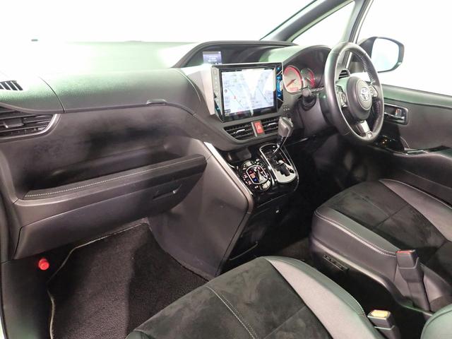 ヴォクシー ＺＳ　ＧＲスポーツ　禁煙／社外１０インチナビ（ＣＤ・ＤＶＤ・ＢＴ接続）フルセグＴＶ／バックカメラ／ミラー型ドラレコ／ＬＥＤヘッドライト／両側パワースライド／フリップダウンモニター／社外クルーズコントロール／純正１８ＡＷ（22枚目）