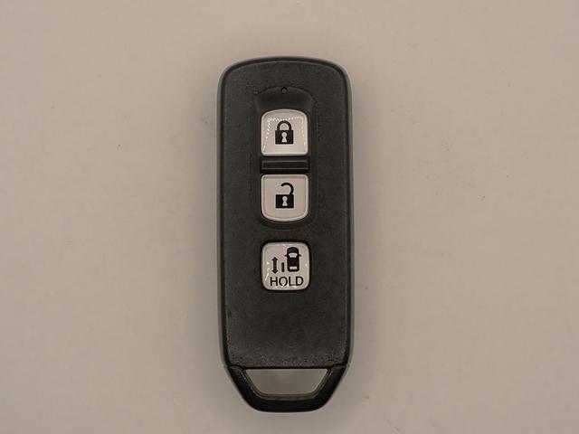 N-BOX L ホンダセンシング/禁煙/社外ナビ(CD・DVD・BT接続)/フルセグTV/バックカメラ/スマートキー/LEDヘッドライト/左パワースライドドア/アダプティブクルーズC/シートヒーター/自社買取車(9枚目)