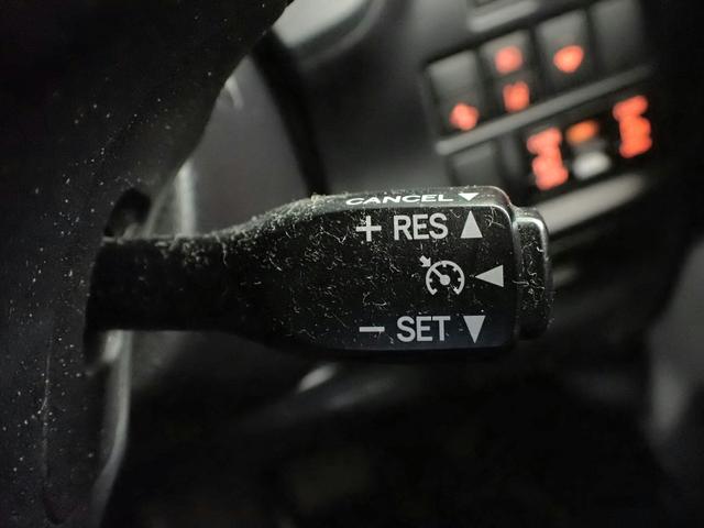 ノア Si ダブルバイビー 禁煙/社外11インチナビ(CD・DVD・BT接続)/フルセグTV/バックカメラ/ドラレコ/ETC/両側パワースライド/LEDヘッドライト/クルーズコントロール/セーフティセンス/ワンオーナー車(12枚目)