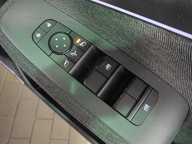 オーラ Ｇ　レザーエディション　禁煙／純正９インチナビ（ＣＤ・ＤＶＤ・ＢＴ接続）／フルセグ／全方位カメラ／プロパイロット／スマホ連携／ＥＴＣ２．０／デジタルミラー／ＢＯＳＥサウンド／ＢＳＭ／ＬＥＤヘッドライト／ワンオーナー車（16枚目）