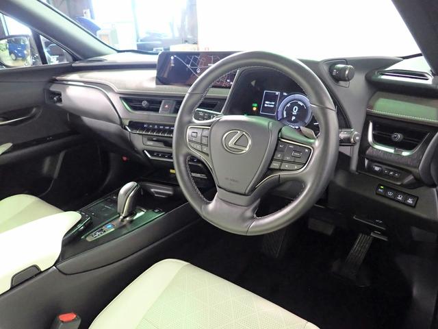 ＵＸ ＵＸ３００ｅ　バージョンＬ　ＥＶ／禁煙／純正ナビ（ＣＤ・ＤＶＤ・ＢＴ接続）／フルセグ／全方位カメラ／ＥＴＣ２．０／ドラレコ／ＬＥＤヘッドライト／サンルーフ／シートヒーター＆ベンチレーター／Ｐテールゲート／ＢＳＭ／ＡＣＣ（19枚目）