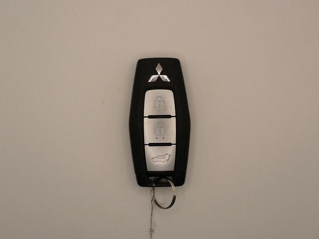 アウトランダーＰＨＥＶ Ｐ　４ＷＤ／禁煙／純正ナビ／Ｂｌｕｅｔｏｏｔｈ／スマホ連携／全方位カメラ／ＥＴＣ／ＬＥＤヘッドライト／サンルーフ／マイパイロット／Ｐシート＆シートヒーター／Ｐテールゲート／ＢＳＭ／７人乗／ワンオーナー（9枚目）