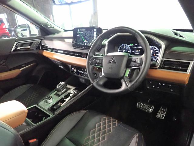 アウトランダーＰＨＥＶ Ｐ　４ＷＤ／禁煙／純正ナビ／Ｂｌｕｅｔｏｏｔｈ／スマホ連携／全方位カメラ／ＥＴＣ／ＬＥＤヘッドライト／サンルーフ／マイパイロット／Ｐシート＆シートヒーター／Ｐテールゲート／ＢＳＭ／７人乗／ワンオーナー（19枚目）