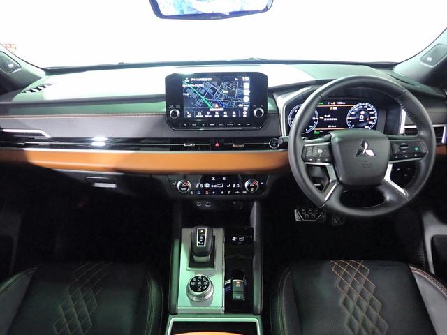 アウトランダーＰＨＥＶ Ｐ　４ＷＤ／禁煙／純正ナビ／Ｂｌｕｅｔｏｏｔｈ／スマホ連携／全方位カメラ／ＥＴＣ／ＬＥＤヘッドライト／サンルーフ／マイパイロット／Ｐシート＆シートヒーター／Ｐテールゲート／ＢＳＭ／７人乗／ワンオーナー（20枚目）