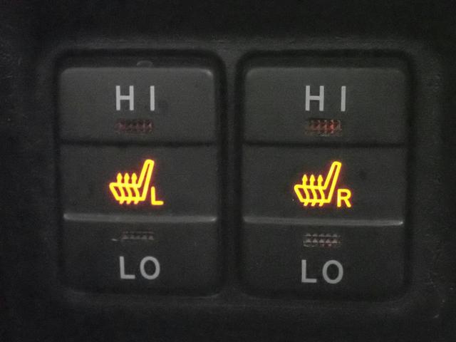 ヴォクシー ハイブリッドＺＳ　煌ＩＩＩ　禁煙／純正９インチナビ（ＣＤ・ＤＶＤ・ＢＴ接続）／フルセグＴＶ／バックカメラ／ＬＥＤヘッドライト／パーキングセンサー／両側パワースライド／フリップダウンＭ／クルーズコントロール／純正１６インチアルミ（12枚目）