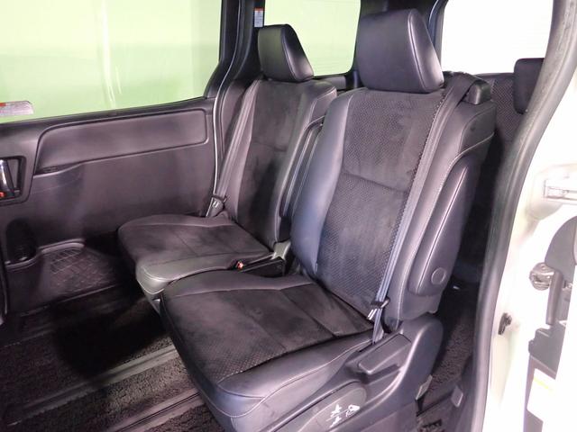 ヴォクシー ハイブリッドＺＳ　煌ＩＩＩ　禁煙／純正９インチナビ（ＣＤ・ＤＶＤ・ＢＴ接続）／フルセグＴＶ／バックカメラ／ＬＥＤヘッドライト／パーキングセンサー／両側パワースライド／フリップダウンＭ／クルーズコントロール／純正１６インチアルミ（24枚目）