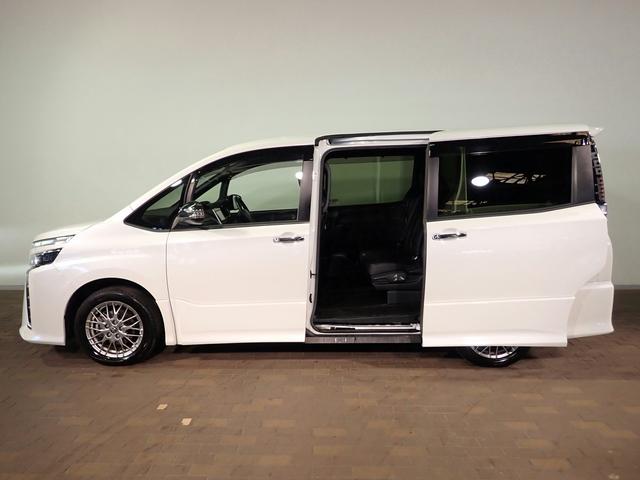 ヴォクシー ハイブリッドＺＳ　煌ＩＩＩ　禁煙／純正９インチナビ（ＣＤ・ＤＶＤ・ＢＴ接続）／フルセグＴＶ／バックカメラ／ＬＥＤヘッドライト／パーキングセンサー／両側パワースライド／フリップダウンＭ／クルーズコントロール／純正１６インチアルミ（29枚目）