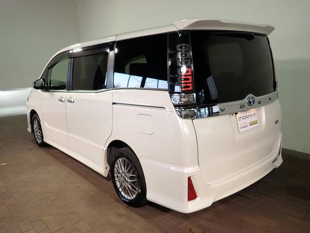 ヴォクシー ハイブリッドＺＳ　煌ＩＩＩ　禁煙／純正９インチナビ（ＣＤ・ＤＶＤ・ＢＴ接続）／フルセグＴＶ／バックカメラ／ＬＥＤヘッドライト／パーキングセンサー／両側パワースライド／フリップダウンＭ／クルーズコントロール／純正１６インチアルミ（30枚目）